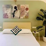 Sage : Private Studio Room In Koregaon Park
